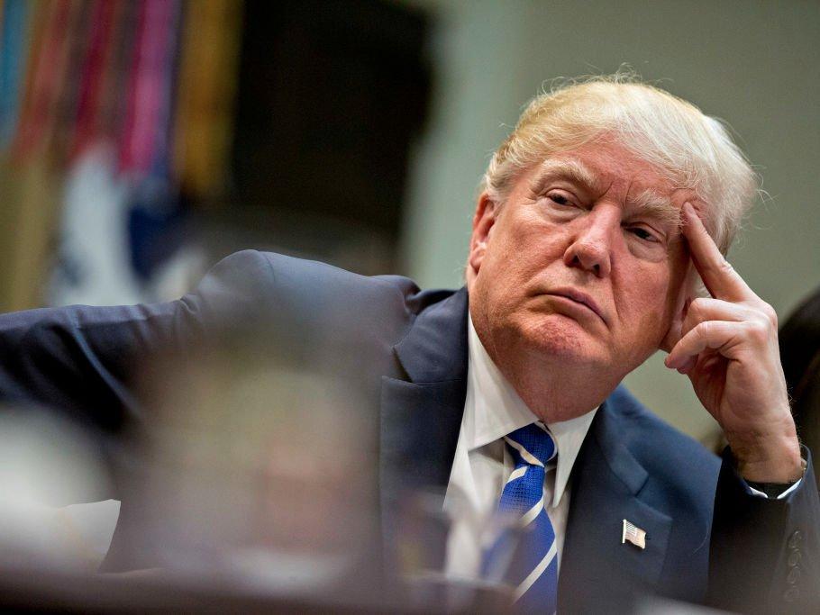 美国民众抗议特朗普关税,美国抗议者躺满大街反对特朗普