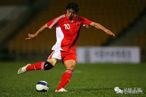 业余球员挑球技巧图解,七人制过人技巧