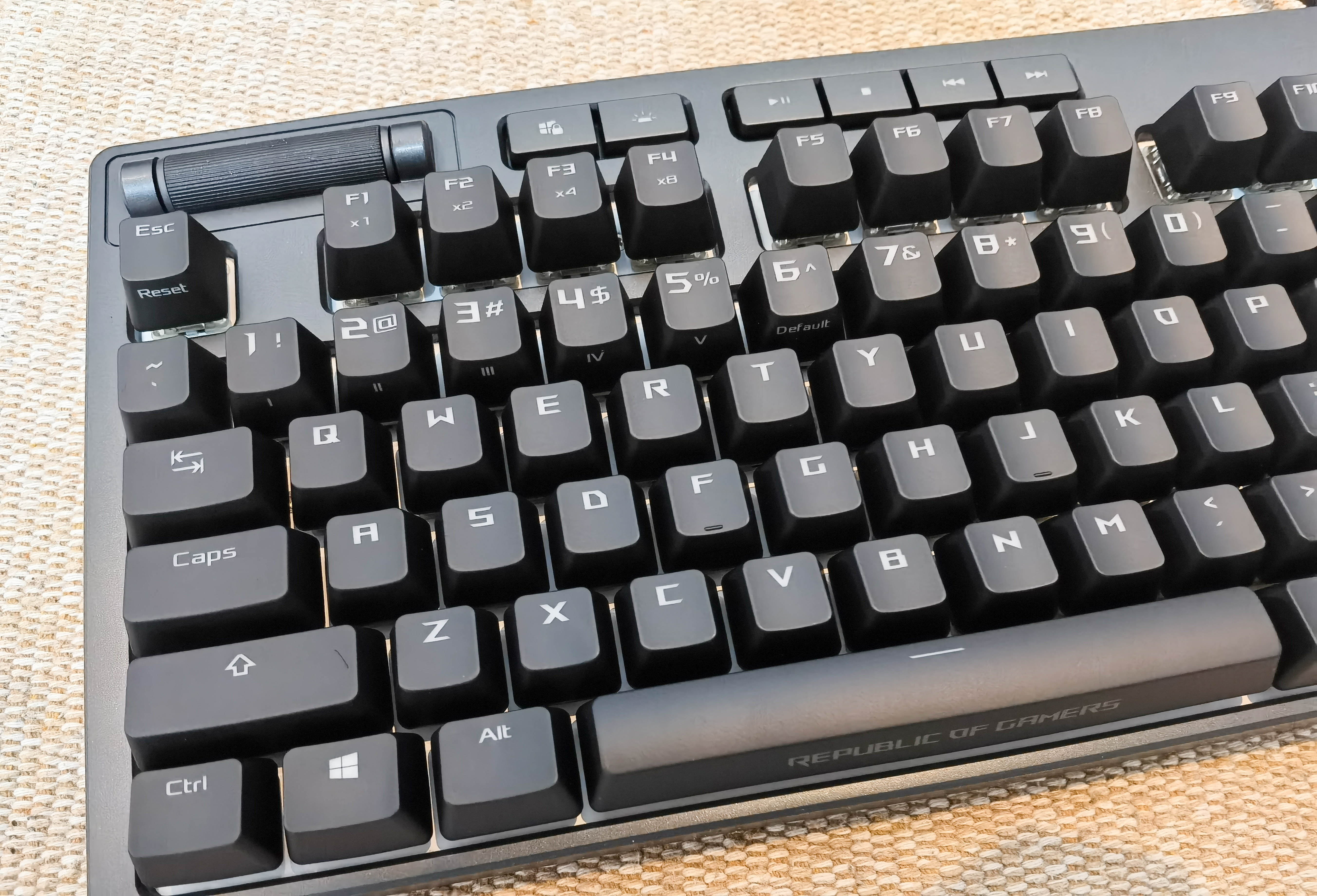 为信仰充值，华硕ROGSTRIXFLARE机械键盘使用体验