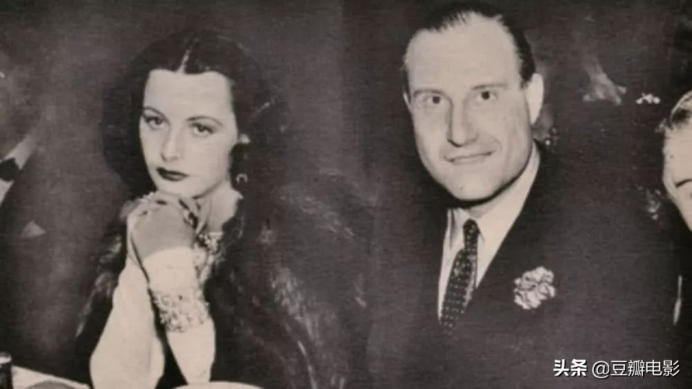 首位全裸出镜,这好莱坞*星艳**竟是wifi之母《*物尤**:海蒂·拉玛传》