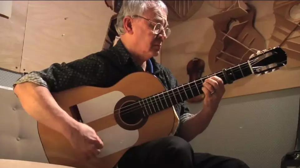 垂涎好吉他的第一千零一天，“什么时候能换一把吉他？”