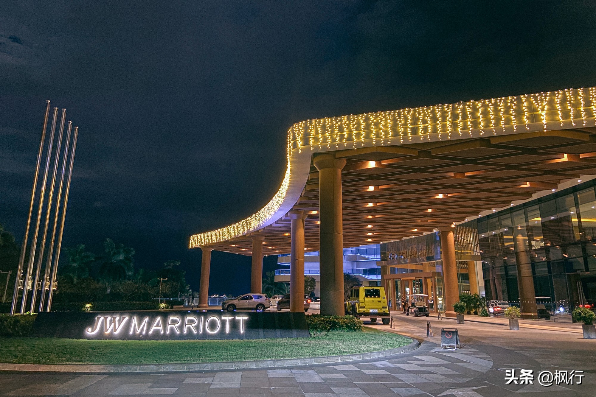 被猴子袭击，门票昂贵，拍照被轰，被我全程吐槽的三亚到底值不值