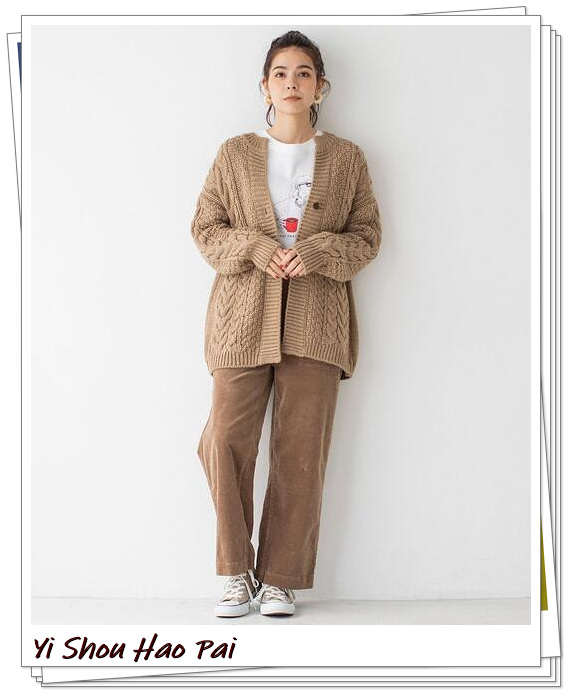 灯芯绒裤子颜色搭配,棕色灯芯绒裤子秋冬搭配