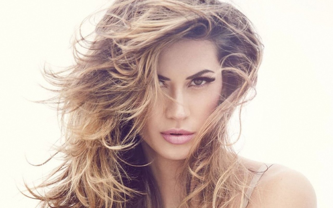 意大利球花莫妮卡,意大利球花莫妮卡贝鲁奇