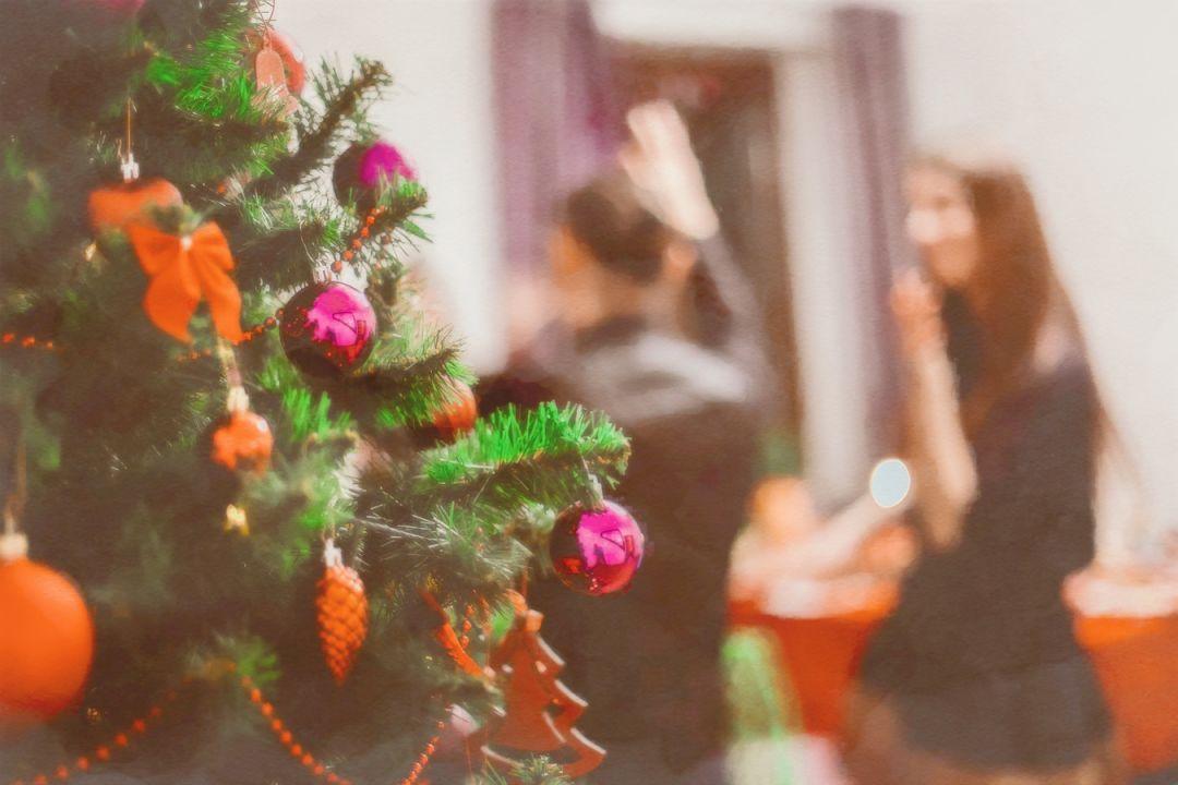 国内柜姐vs英国Selfridges,圣诞节的朋友圈怎么发才不low?