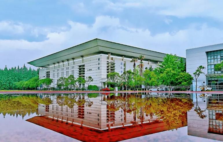 上海被低估的一所211大学,上海的十所211大学