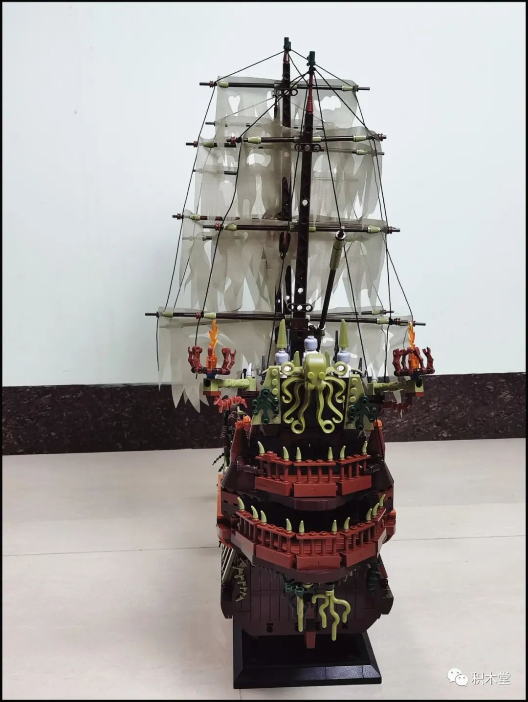 飞翔的荷兰人号为什么能潜水 (鬼船和飞翔的荷兰人号哪个更牛)