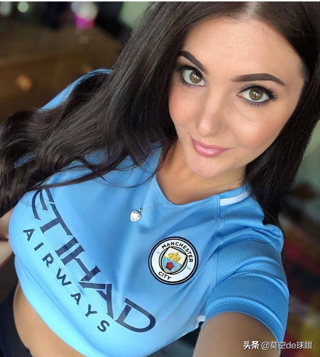 热爱足球的姐妹们最帅气,迟到的说一声,祝所有女球迷节日快乐!