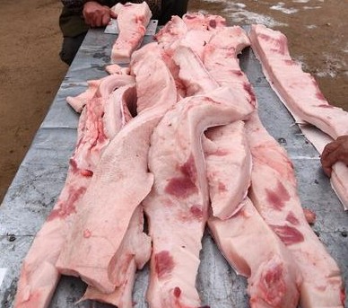 正宗东北酸菜血肠杀猪菜,正宗东北杀猪菜里面都有什么肉类