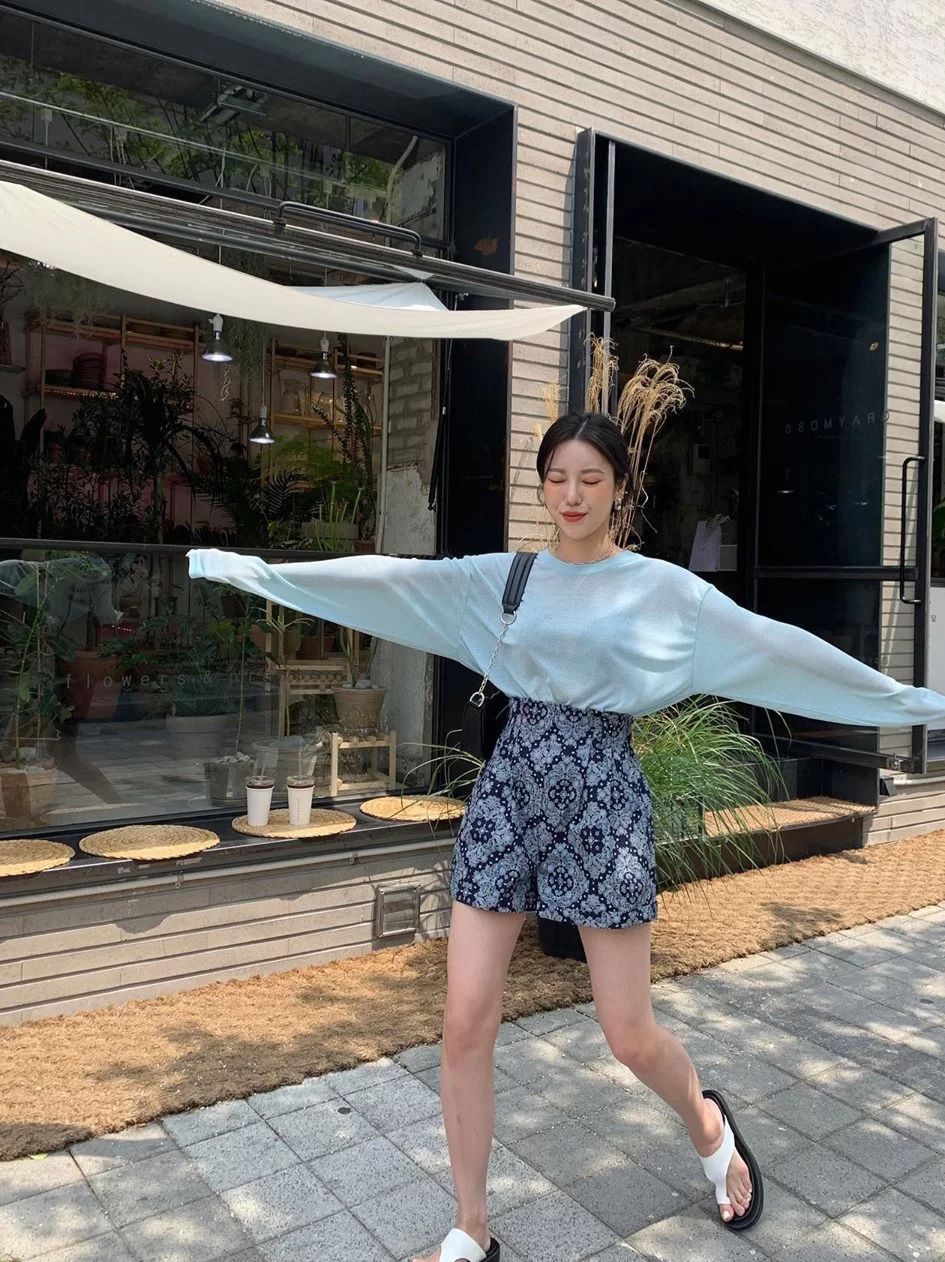 夏日短裤推荐搭配宽松上衣,夏季必备的4款短裤百搭又高级