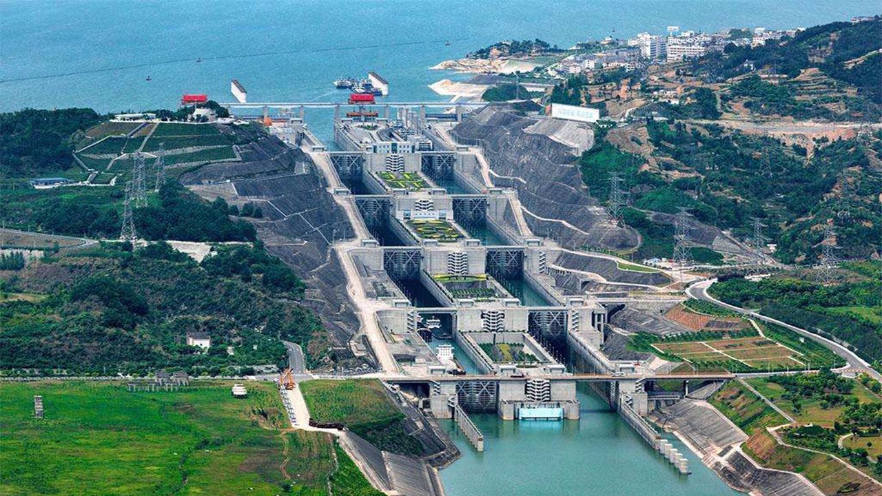 三峡电站一年的盈利是多少钱,三峡一千亿大坝能挣多少钱