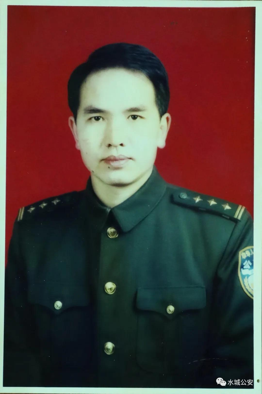 特警的青春剧,警察青春视频