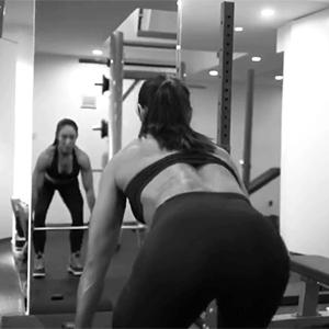 她的性感，我不敢看