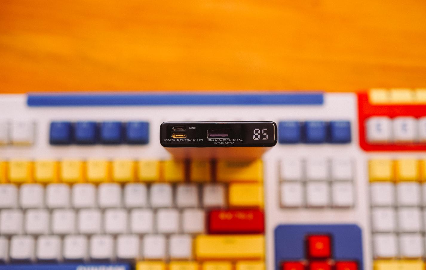 别总指望共享充电宝!aigoA10s充电宝价格实惠,还支持22.5W快充