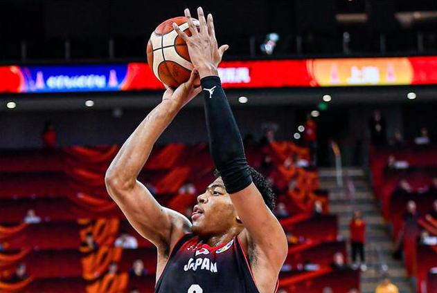 中国男篮胜日本队迎亚预赛开门红,中国男篮将再战日本首发名单