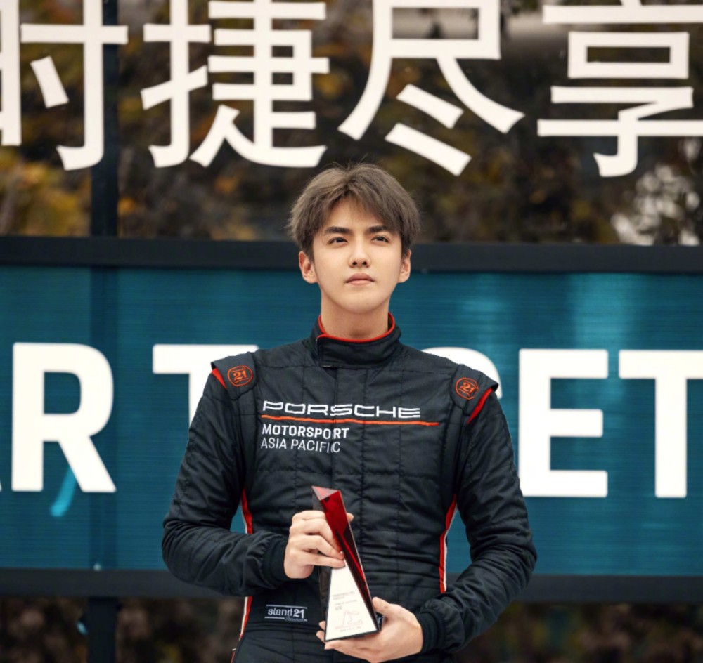 兰蔻反复横跳，立白趁机内涵，看看商人们如何从吴亦凡事件中获利