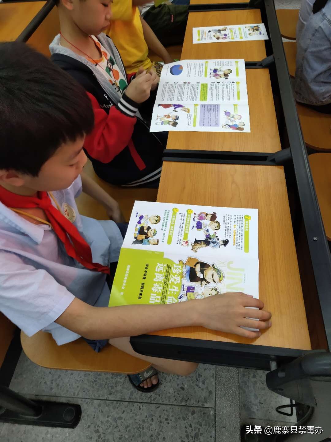 寨沙镇开展“6·1”禁毒法实施纪念日主题宣传教育活动