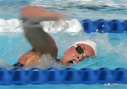 自由泳游完胳膊一抬起来就疼,为什么每次游自由泳胳膊内侧痛