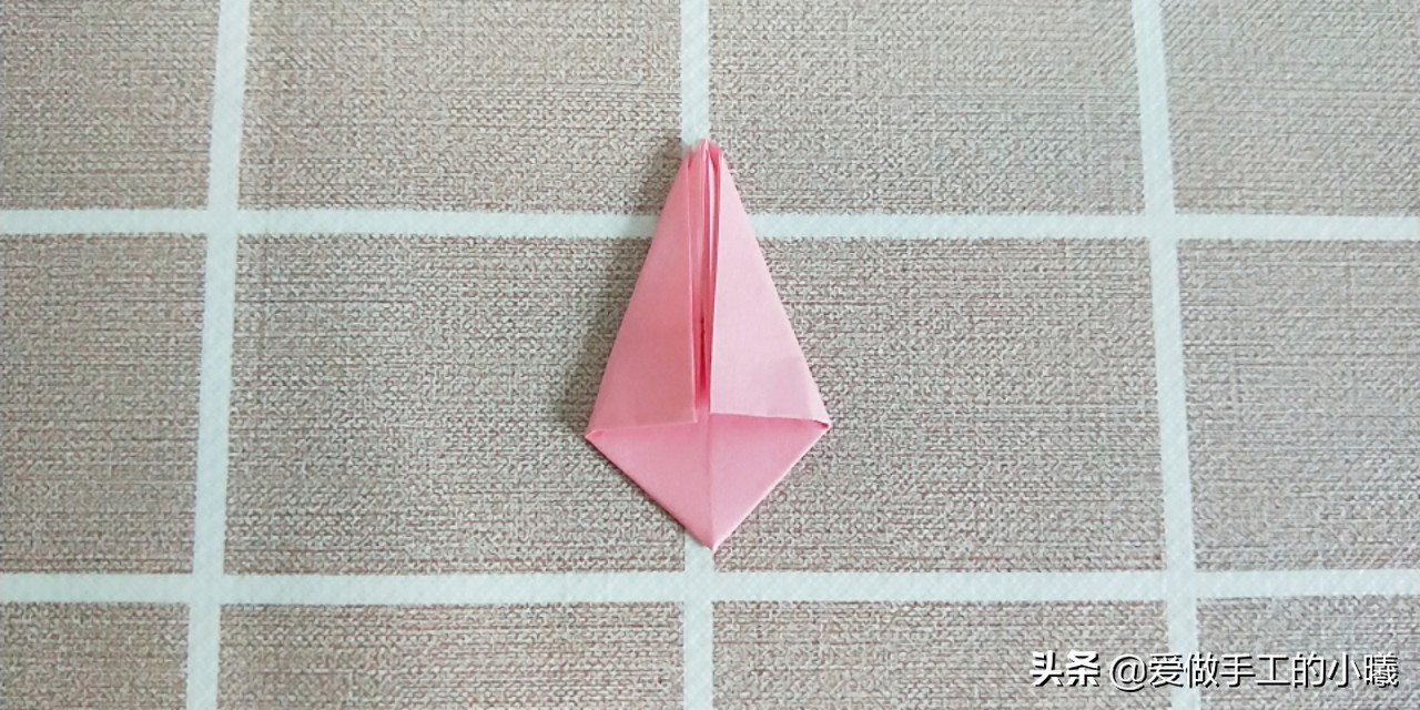 手工折纸牡丹花朵制作方法图解,单页花朵折纸布置店面教程图解