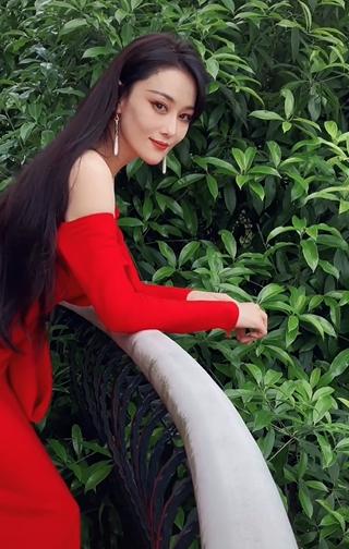 黑料铺天盖地,黑料满天飞娱乐圈