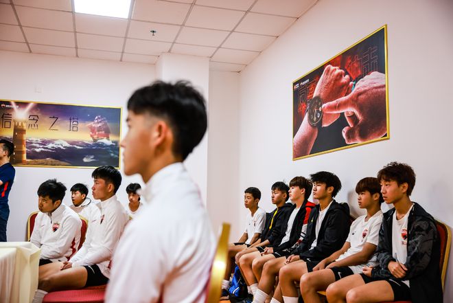 比肩梅西的球员,比肩梅西的中国巨星