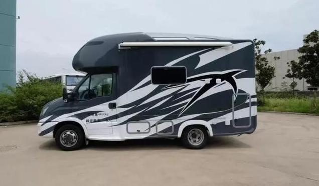 移动两室一厅“空调房”，3米3轴距配8速变速箱，带抽屉式拓展仓