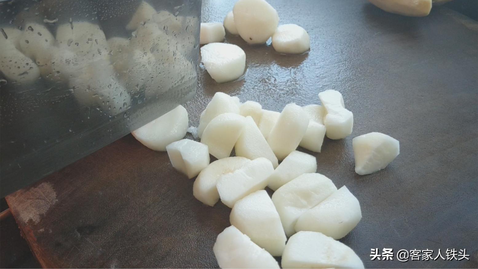 天冷了羊肉火锅怎么做好吃,冬天多吃羊肉教你孜然羊肉的做法