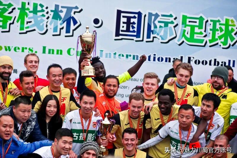 洪雅教体局“五育并举”报道之四：“玩转”校园足球共享运动乐趣