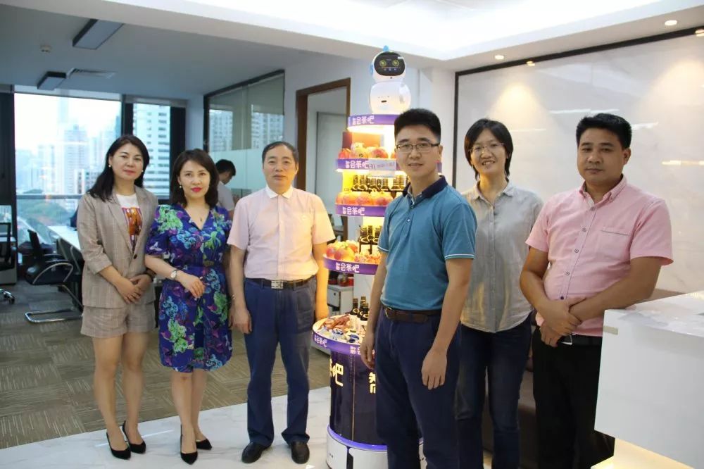 会交所与“拾果鲜生”强强联手丨美味石榴登上“智会茶吧”