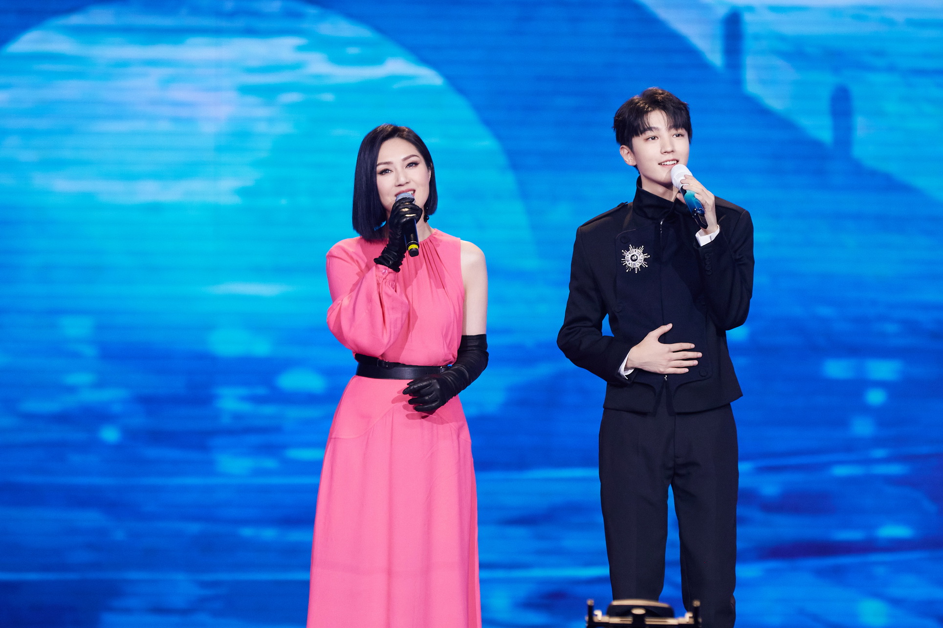 任贤齐杨千嬅粤语合唱,杨千嬅和任贤齐相见恨晚