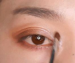 眼妆教程一妆一盘,眼妆一画就显脏