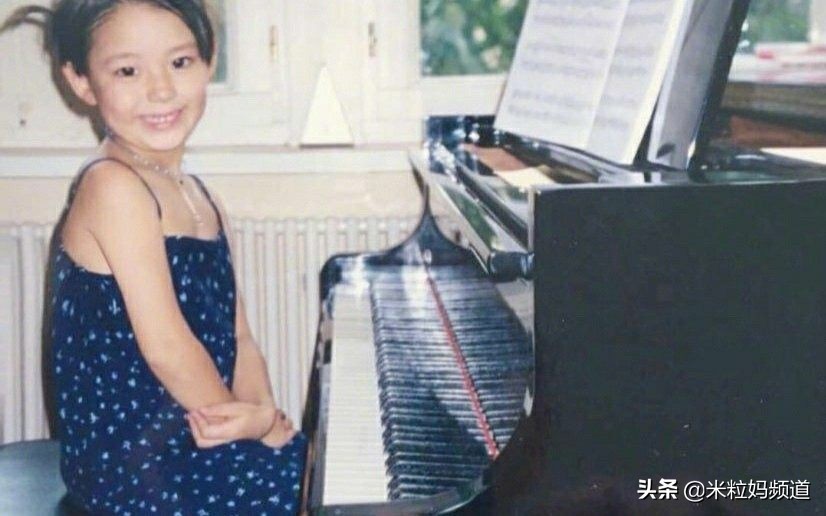 钢琴家郎朗和吉娜弹琴,钢琴家郎朗与吉娜