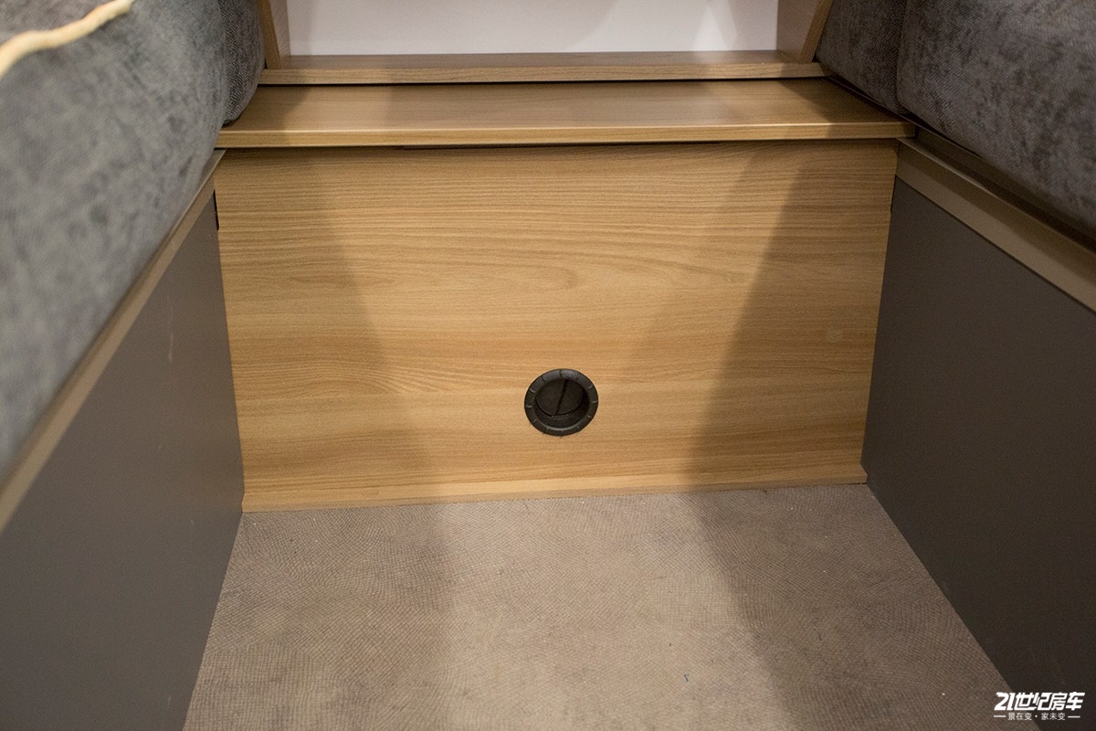 英国百丽d4,发现4拖挂式房车