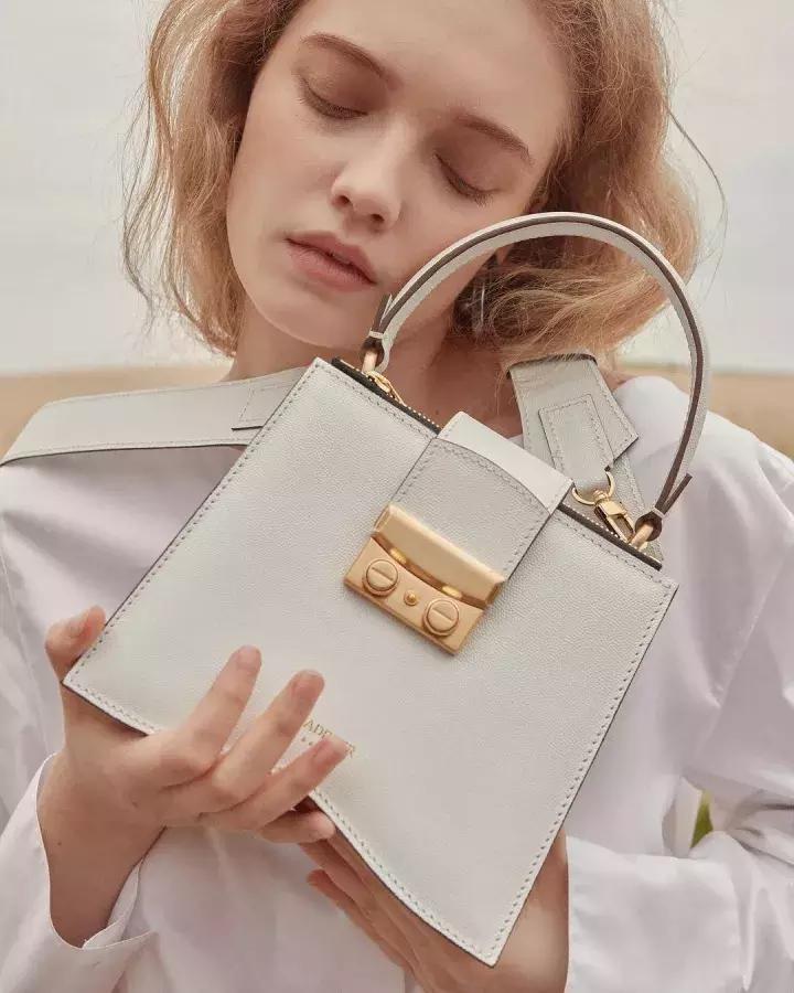 性价比包包品牌排行榜,性价比高的包包品牌排名