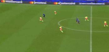 沃克客串门将队友一脸懵逼,沃克当守门员全过程