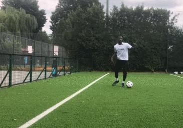 十大足球技巧过人动作,30秒掌握10种足球基本功