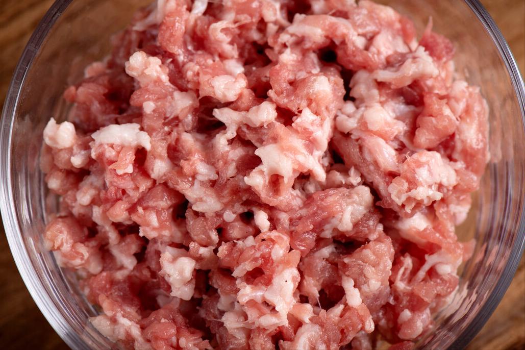 怎么调肉馅油润,自己调的肉馅为啥发酸