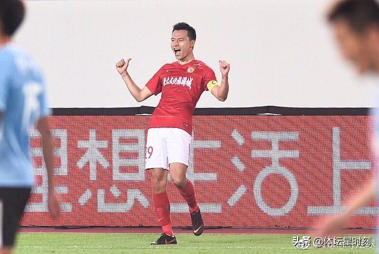 郜林踢拜仁后脚跟,恒大足球过人