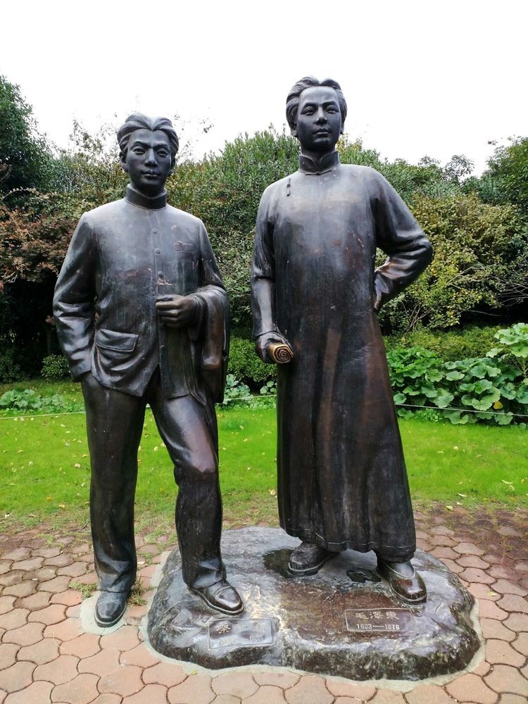 毛*东泽**上学时被校长记大过，建国后却给了他50万，其中有何缘由？