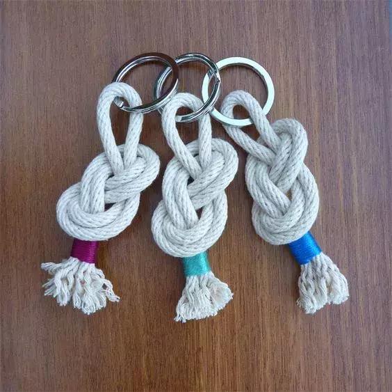 绳子编钥匙扣小挂件简单可爱漂亮,怎么把挂件的短绳子无缝连接起来