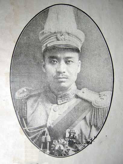 八一起义为什么选择南昌？*德朱**同窗是省主席，结拜兄弟是驻军军长