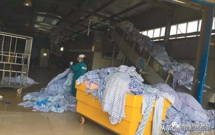 吓人！记者*底卧**江西三甲医院洗涤厂：带血医用布草与衣物混洗！