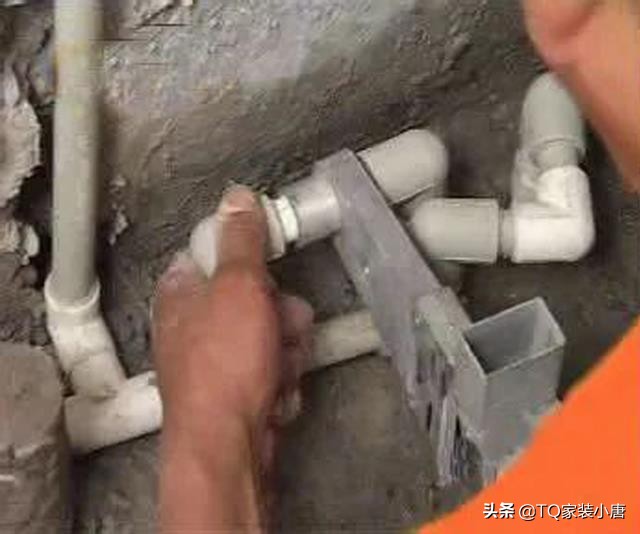 新房装修厕所水管安装,装修水管安装多少钱一米