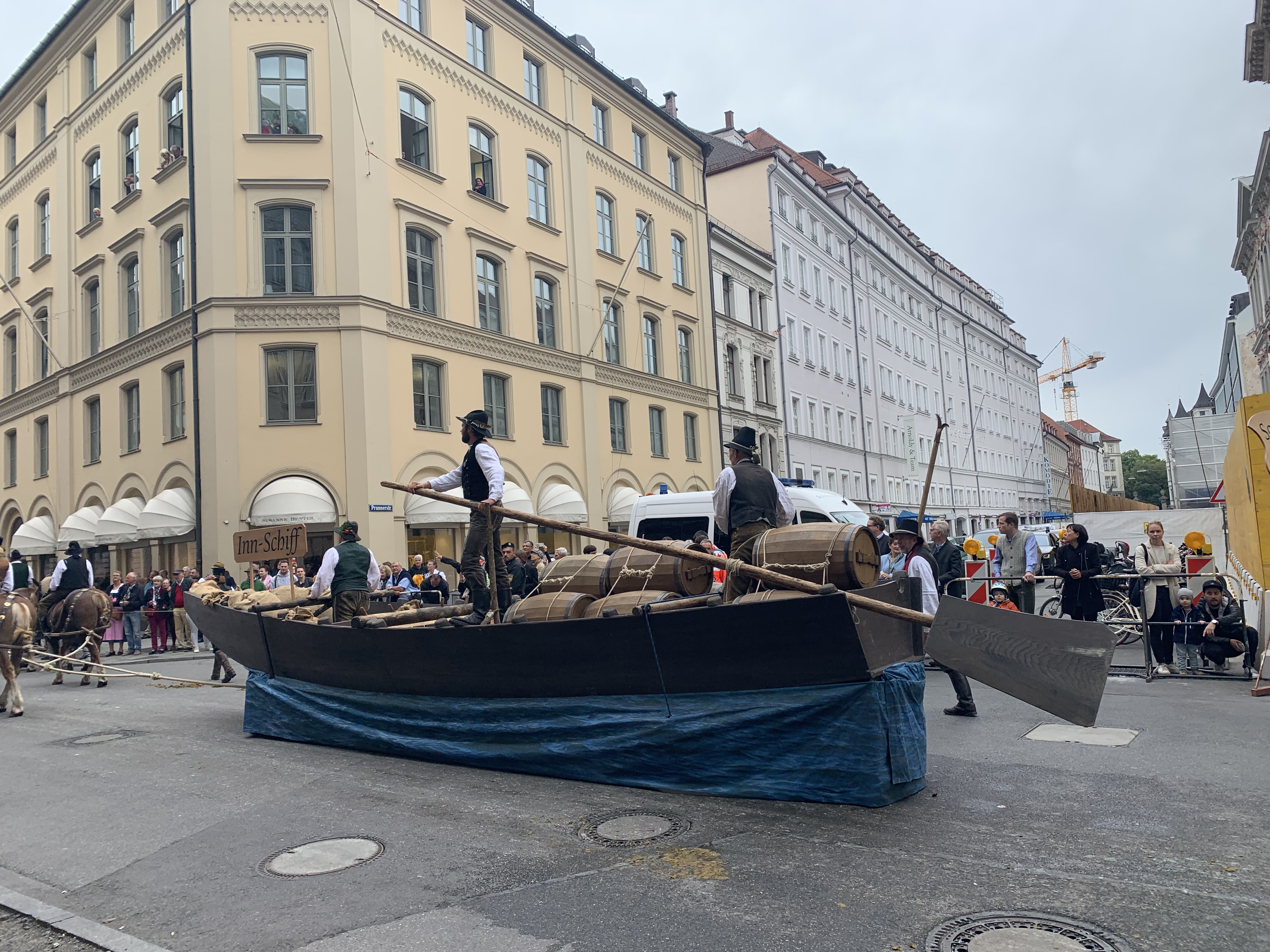 海外开银行账户需要什么条件,在国外开公司的利弊