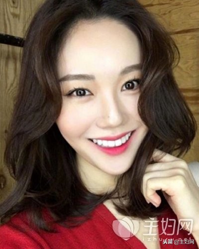 小脸比较淑女的适合什么发型,宽脸女生适合的短发型