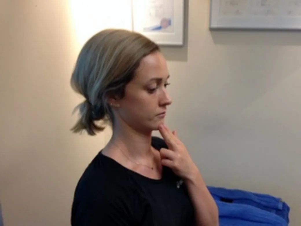 教你三招告别双下巴动作,双下巴怎么减最快最有效