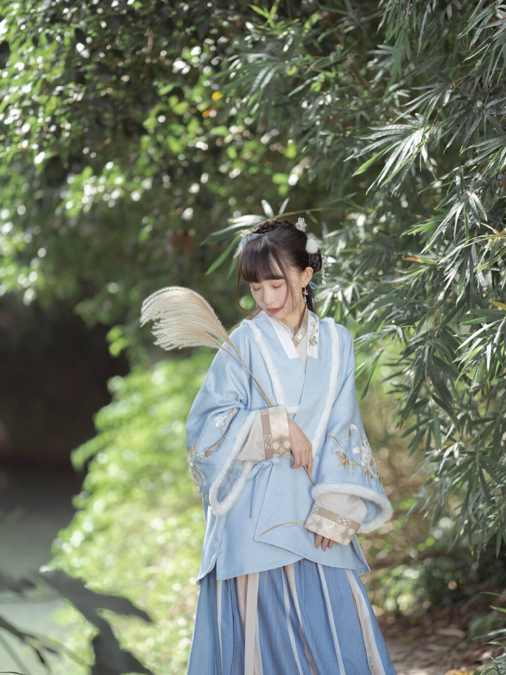 为什么别人穿汉服很好看,你穿却像睡衣?主要是这2个地方做错了