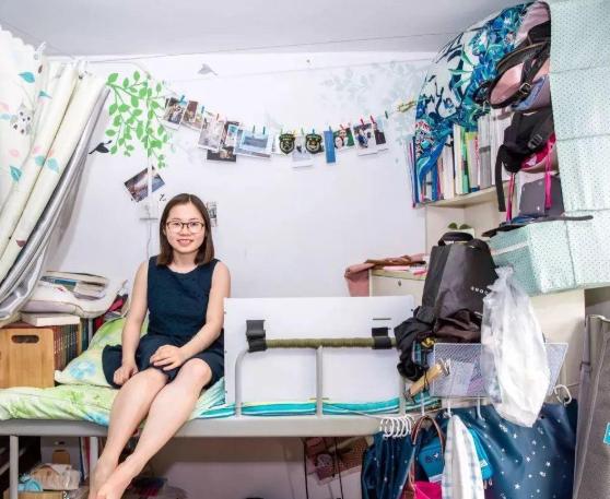 大学宿舍选下铺床位技巧,大学选上铺好还是选下铺好