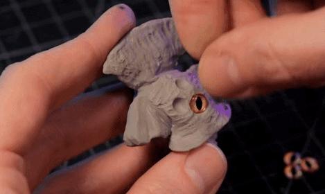 切碎可爱玩具再拼成鬼畜缝合怪，国外手工圈魔改创意大赛惊艳网友