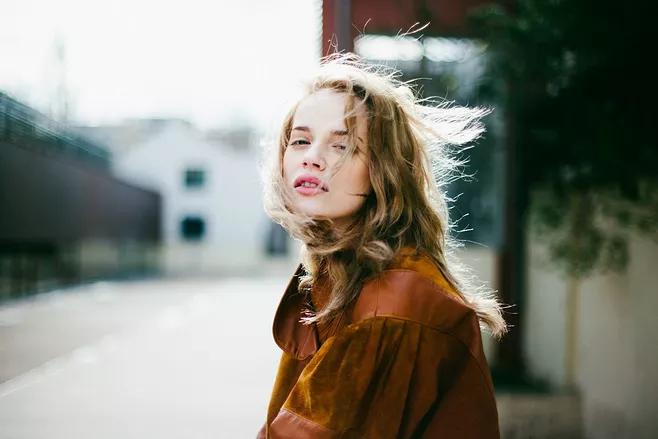 女人要追很少发朋友圈的男人,一个女生要追一个男生